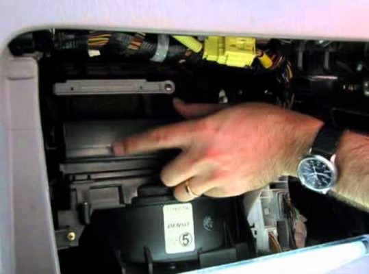 Image - Toyota Corolla Ceres DIY repair