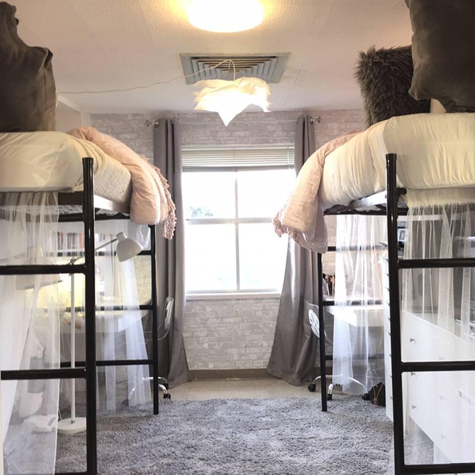 Image - Do-it-yourself hostel renovation