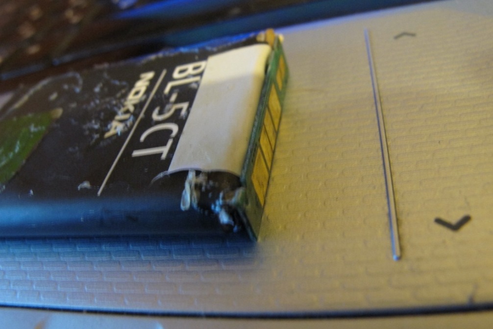Image - DIY smartphone battery repair