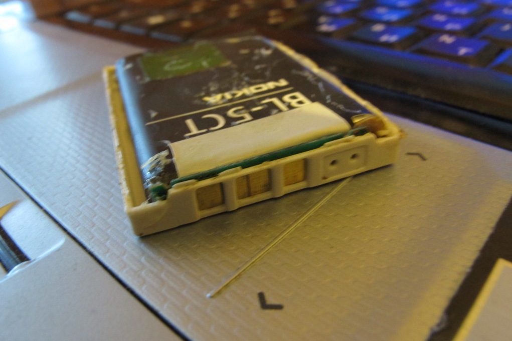 Image - DIY smartphone battery repair