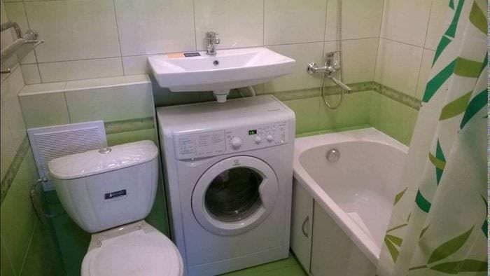 Image - DIY repair in the bathroom Khrushchev