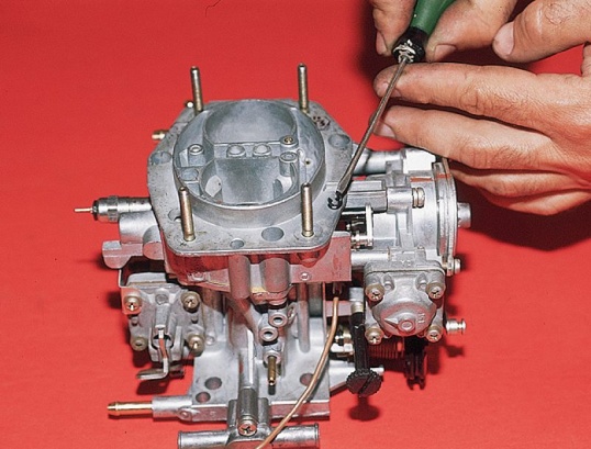 Image - DIY Chinese chainsaw carburetor repair
