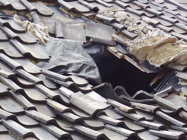 Image - DIY repair of an old roof