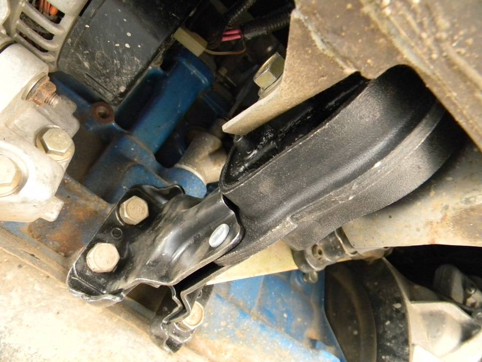 Image - DIY VAZ 2109 engine mount repair
