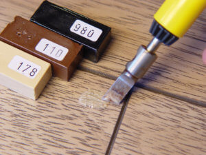 Image - DIY repair of a chip on a laminate
