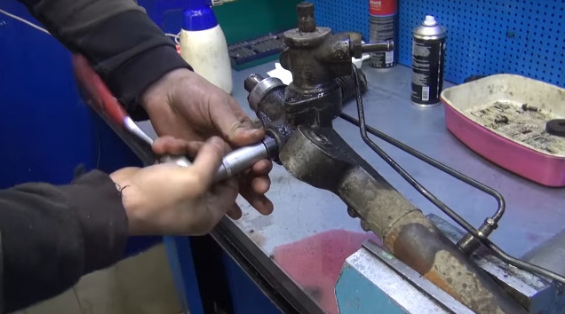 Image - Do-it-yourself steering rack repair nissan bluebird