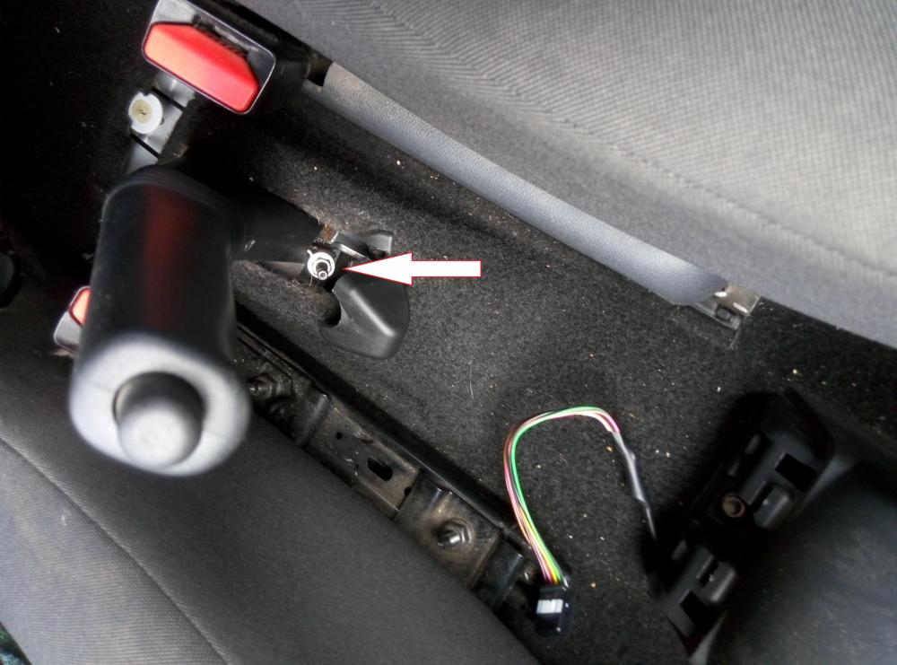 Image - Nissan almera n16 DIY front caliper repair