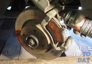 Image - Renault Logan DIY brake caliper repair