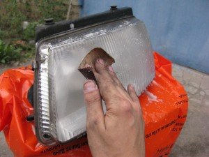 Image - Do-it-yourself headlight chip repair