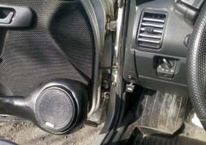 Image - DIY car door hinge repair