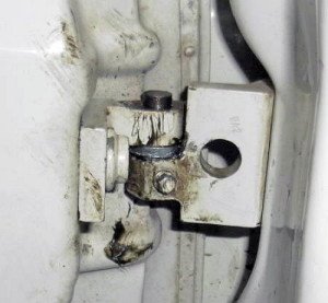 Image - DIY car door hinge repair