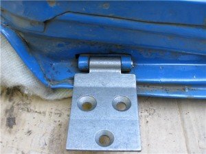 Image - DIY car door hinge repair