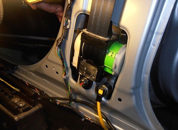 Image - DIY Volkswagen seat belt repair