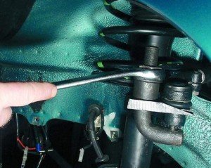 Image - Do-it-yourself tie rod repair