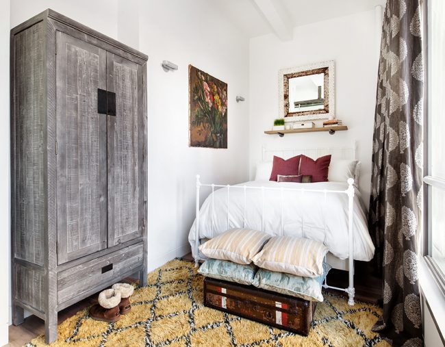 Image - How to cheaply make repairs in the bedroom with your own hands